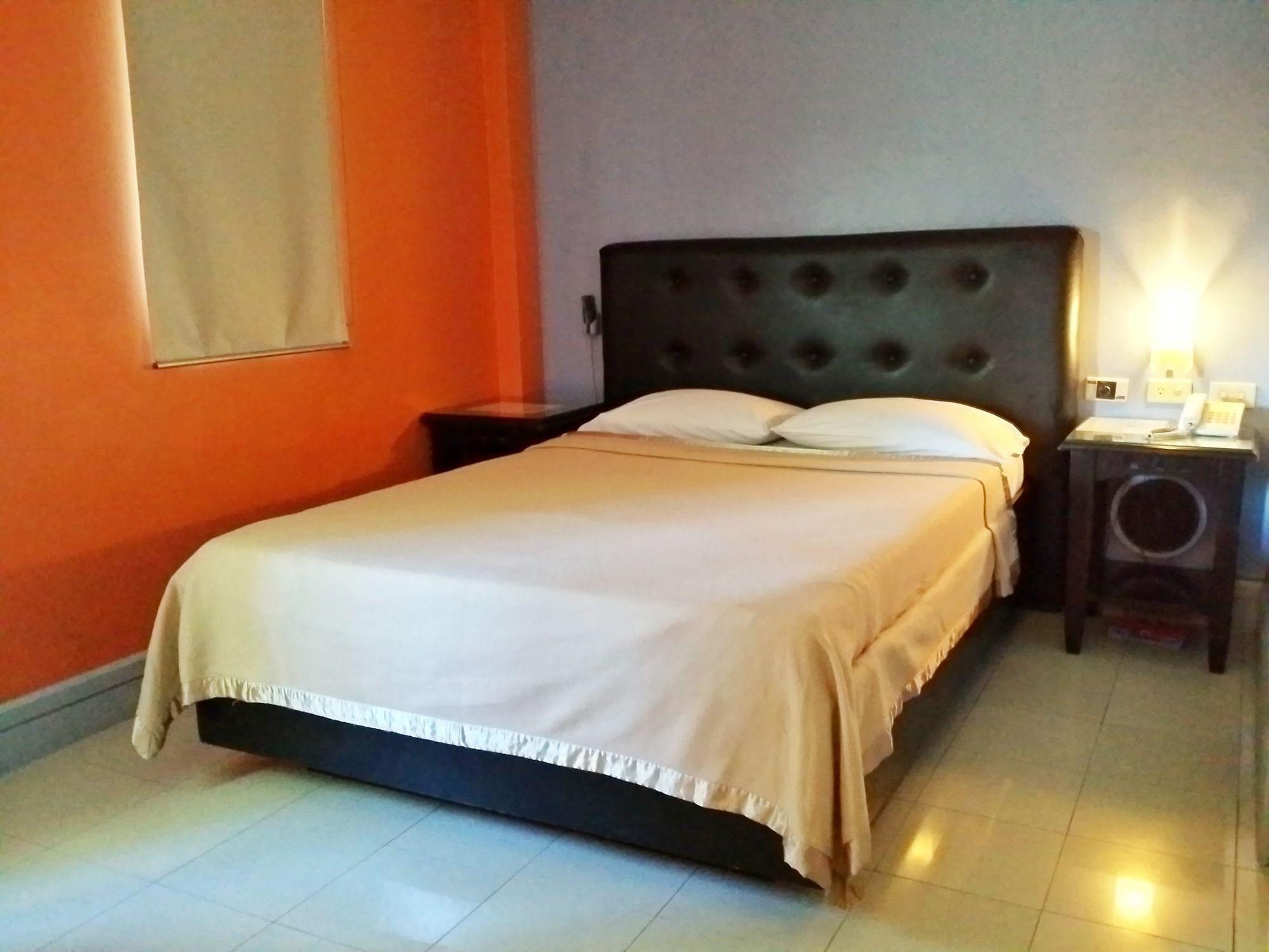 Jardin De Rosal Hotel Pasig City Exterior foto